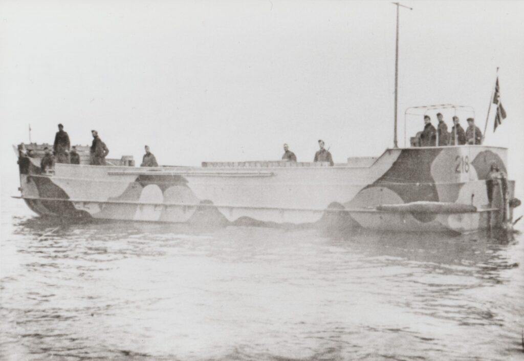 Pionierlandungsboot 40  -  Archive: Peter Schenk 